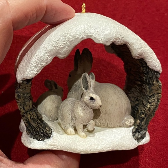 NIB rare Hallmark Keepsake “Snowshoe Rabbits in Winter” ornament - Picture 8 of 11